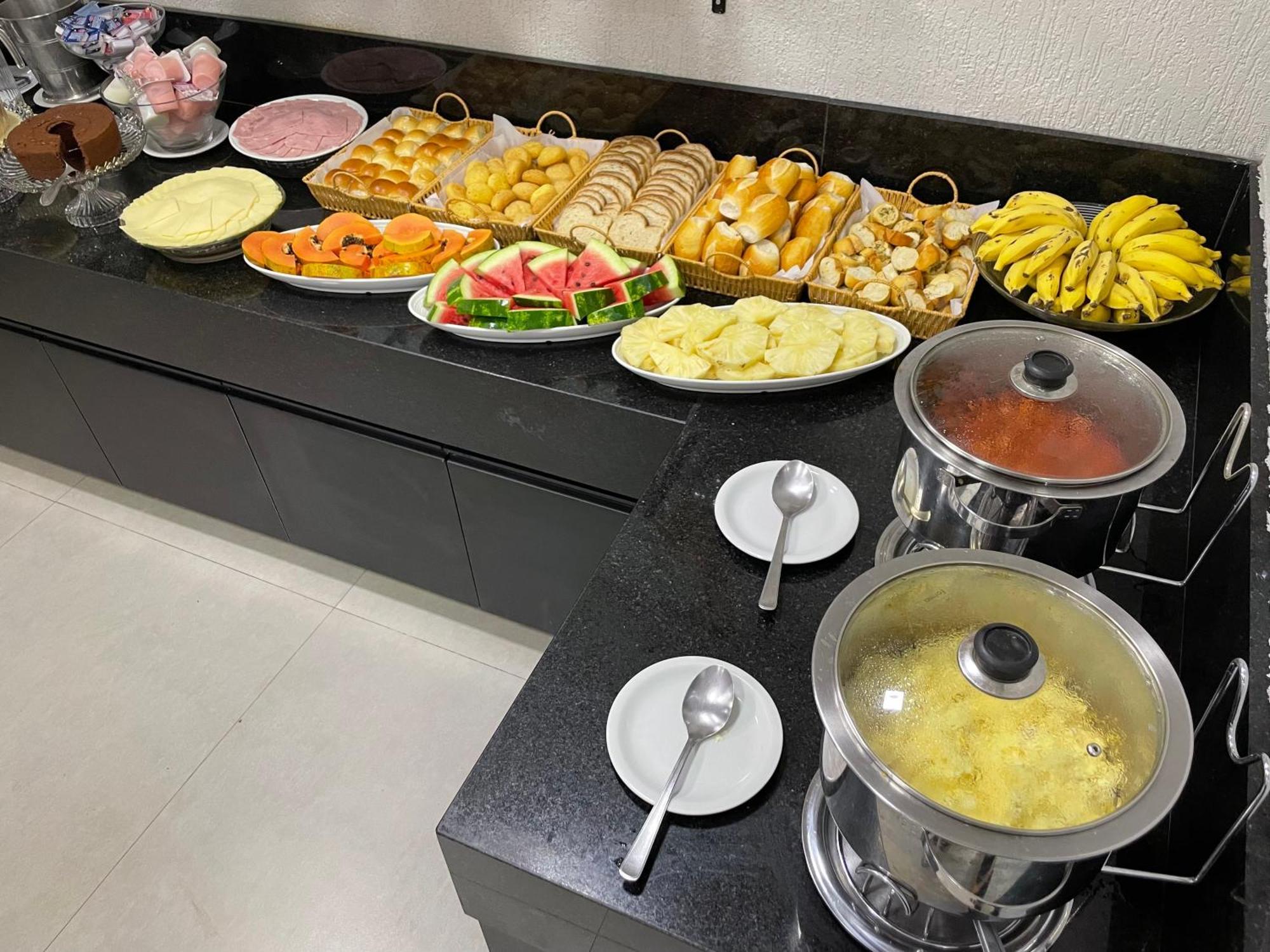 Brasilia Park Hotel Candangolandia Bagian luar foto
